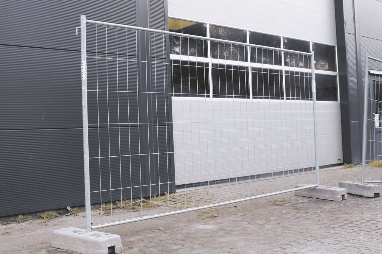 Højt hegn uden hegnsdug